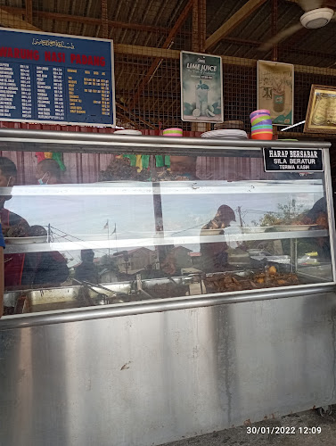 Opinii despre Warung Nasi Padang Bukit Kecil în Kuala Terengganu - Gastronomi dan perhotelan