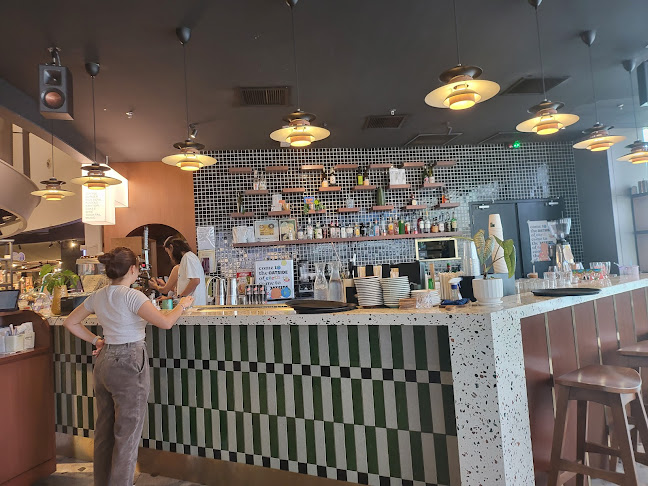 Comentarii opinii despre V88 Cafe & Bar Starhill