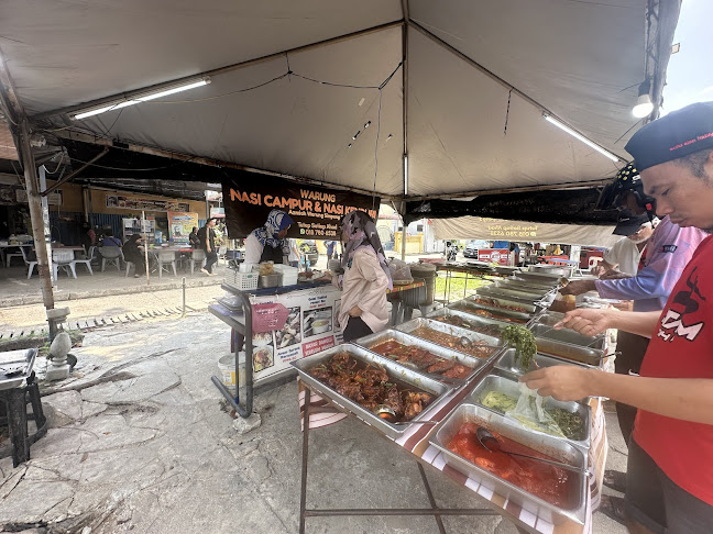 Azmiah Warung Simpang 3 - Gastronomi dan perhotelan