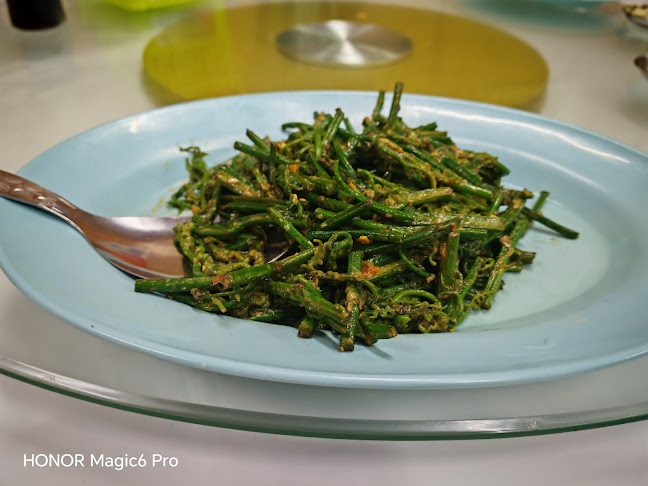 Restoran Chat Sook 冷气七叔玲珑饭店