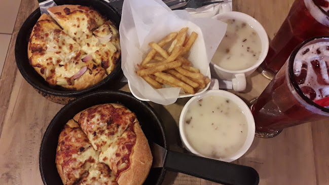 Pizza Hut Restaurant Kubang Kerian - Gastronomi dan perhotelan