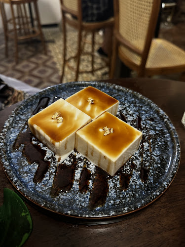 Mangga at the Blue Mansion