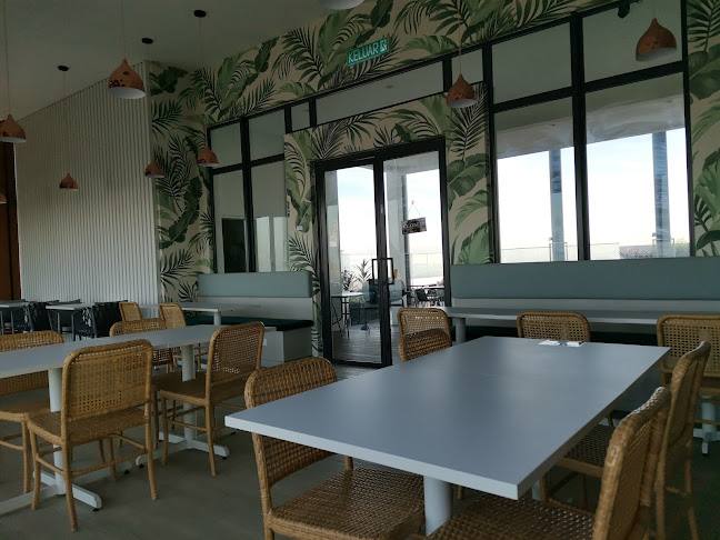 Cafe Elysia - Gastronomi dan perhotelan