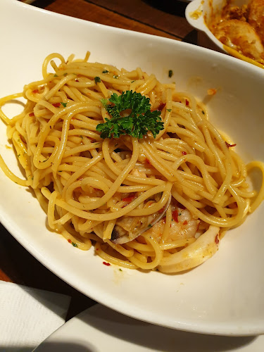 The Rabbit Hole - Gastronomi dan perhotelan