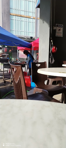 Kafe Najwa - Gastronomi dan perhotelan