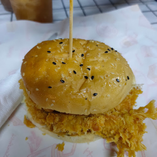 Comentarii opinii despre Burger Legend Street x Delorong Burger