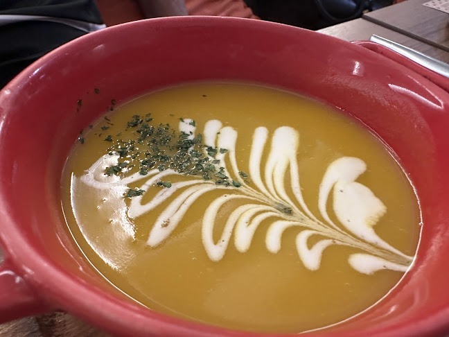 Kafe Bistro Two Frenchies - Gastronomi dan perhotelan