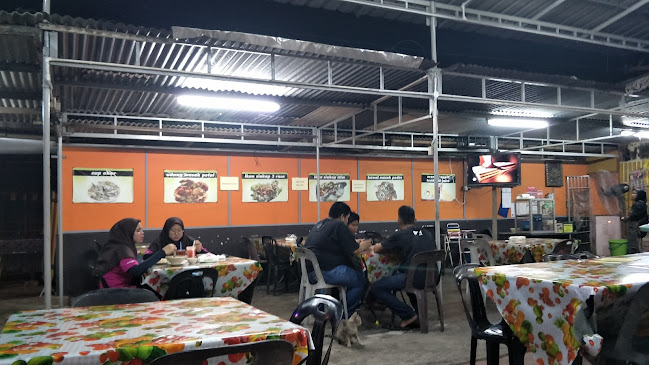 Opinii despre Restoran Mat Addy Poktek în Kerling - Gastronomi dan perhotelan