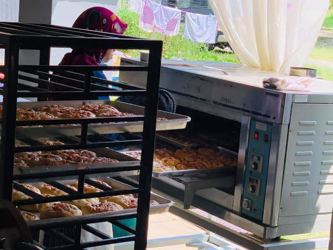 Opinii despre Rumah Kek & Roti by Ollylily Sweets & Treats în Kuala Kangsar - Gastronomi dan perhotelan