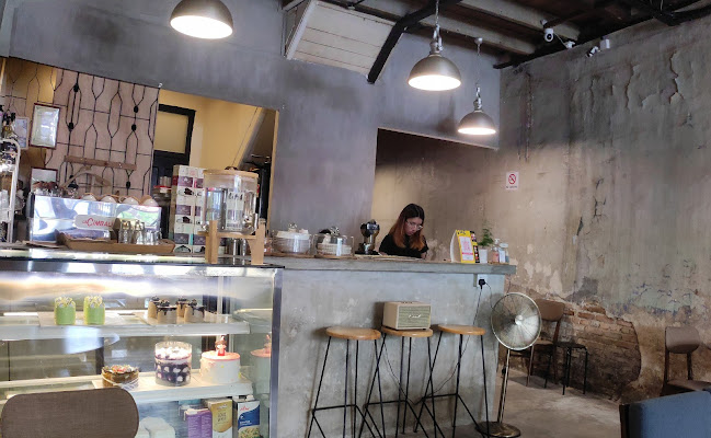 Comentarii opinii despre De Cafe & Rest House