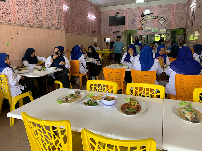 AMIEYRA TOMYAM - Gastronomi dan perhotelan