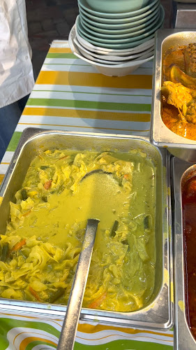 Comentarii opinii despre Medan Selera Jalan Raja Muda Abdul Aziz