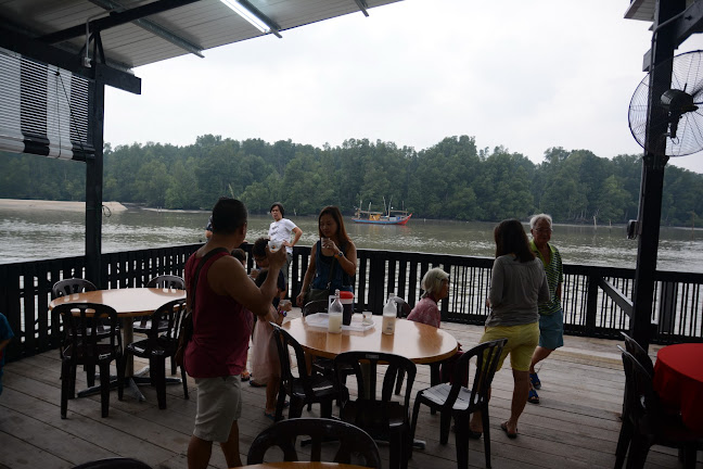 Opinii despre Rasa Sayang Seafood 筷乐小筑 în Kuala Sepetang - Gastronomi dan perhotelan