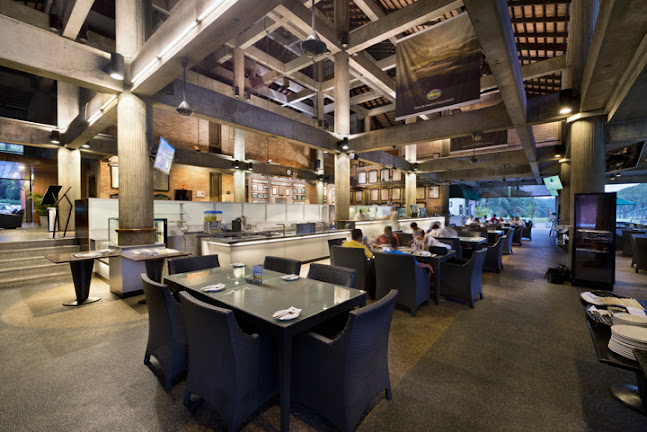 Golfers Terrace - Gastronomi dan perhotelan