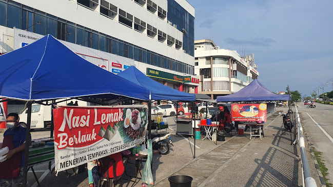 nasi lemak berlauk (depan 99 speedmart) - Seri Manjung