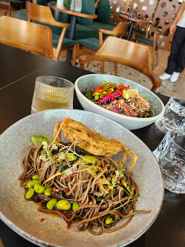 V88 Cafe & Bar Starhill