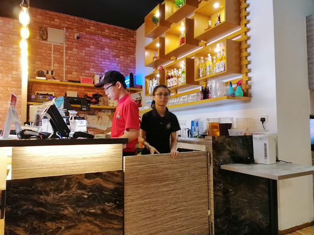 Anmour Cafe Bukit Indah - Gastronomi dan perhotelan