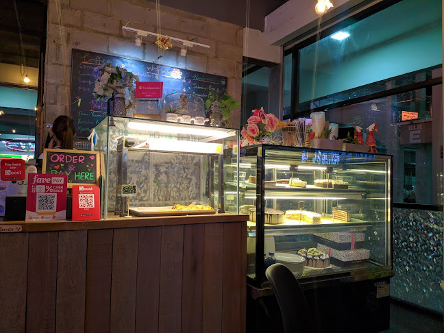 Shulamite - Gastronomi dan perhotelan