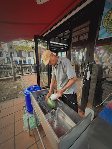 Kedai Jus Tembikai - Gastronomi dan perhotelan