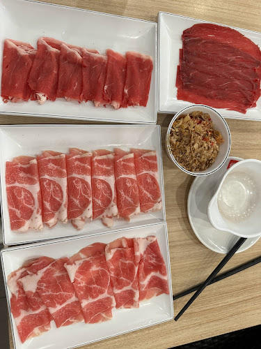 鍋媽台式火鍋 - Gastronomi dan perhotelan