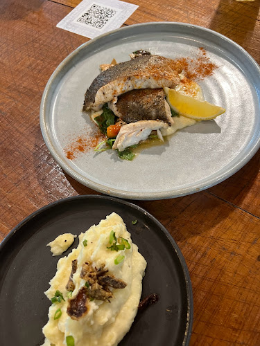 COMMONS by Food Journal Group - Gastronomi dan perhotelan