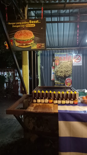 Lumut Ikan Bakar, Jalan Iskandar Shah, Batu 2 Pundut, Kampung Tebing Rabak, 32200 Lumut, Perak