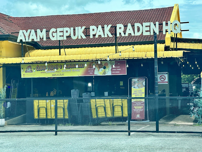Ayam Gepuk Pak Raden HQ - Gastronomi dan perhotelan