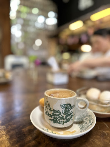 Red Mountain Sin Yoon Loong White Coffee - Gastronomi dan perhotelan