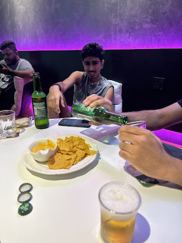 Shelter Sports & Games Cafe - Gastronomi dan perhotelan