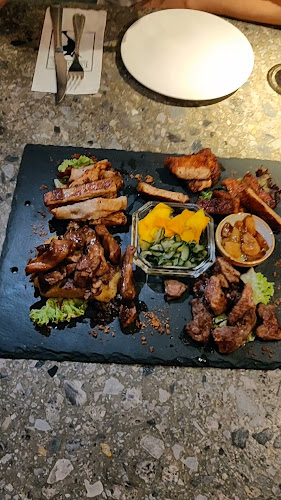 The Curly Tail - Gastronomi dan perhotelan