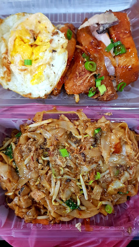 Kafe 13 Nasi ayam hainan - Gastronomi dan perhotelan