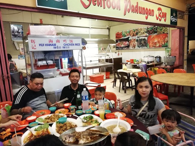 Seafood Padungan Bay Restaurant