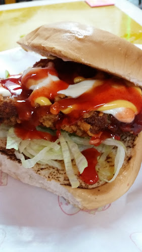 Old Trafford Burger - Gastronomi dan perhotelan