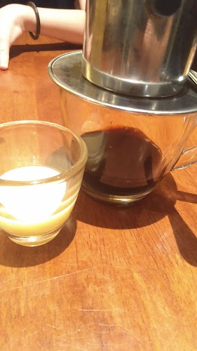 Ăn Viet - Gastronomi dan perhotelan