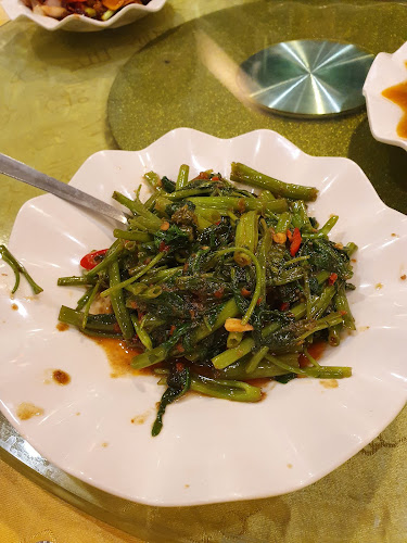 Sri Pantai Ria Seafood Restaurant - Gastronomi dan perhotelan