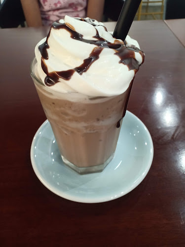 Opinii despre Teduhan Senja Cafe Sdn.Bhd în Kota Bharu - Gastronomi dan perhotelan