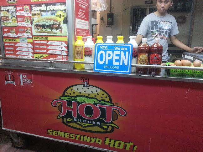 Opinii despre Hot Burger, 1st Square Burger în Kuala Terengganu - Gastronomi dan perhotelan
