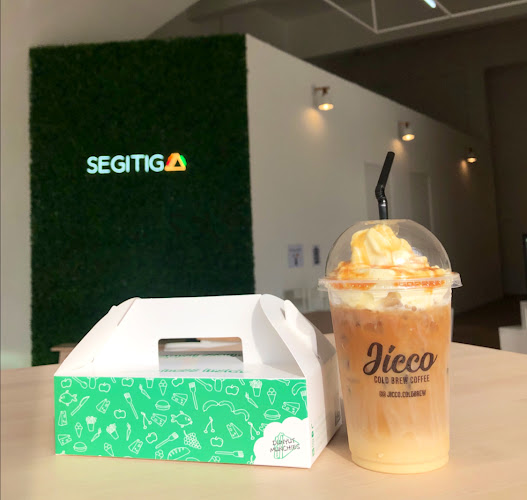 Opinii despre SEGITIGA by Dunyut Munchies în Chukai - Gastronomi dan perhotelan