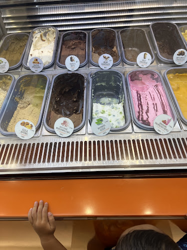 Opinii despre Udders Ice Cream AEON Mall Seri Manjung în Seri Manjung - Gastronomi dan perhotelan