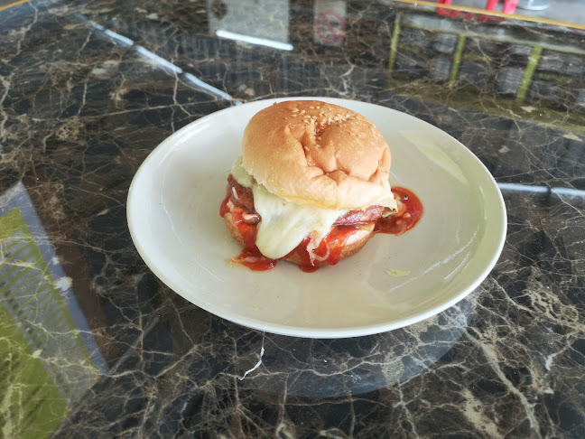 Opinii despre Burger Mozzarella în Teluk Intan - Gastronomi dan perhotelan