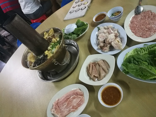 Eam Huat Charcoal Steamboat Restaurant - Gastronomi dan perhotelan