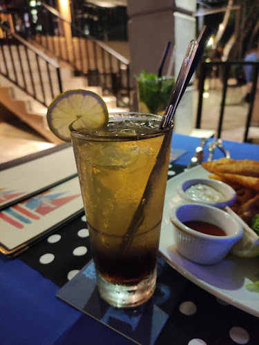 La Playa, Bar & Restaurant - Gastronomi dan perhotelan