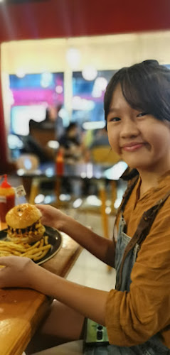 Jacknife Bar & Grill - Kota Kinabalu