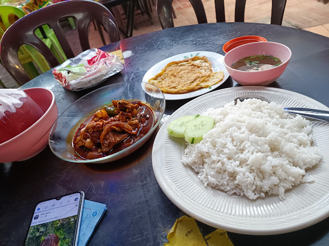 Comentarii opinii despre Medan Selera Jalan Raja Muda Abdul Aziz