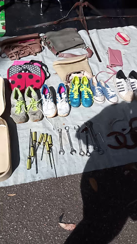 Lorong Kulit Flea Market - Gastronomi dan perhotelan