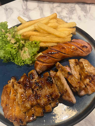 Opinii despre X.Street Cafe & Dine în Sibu - Gastronomi dan perhotelan