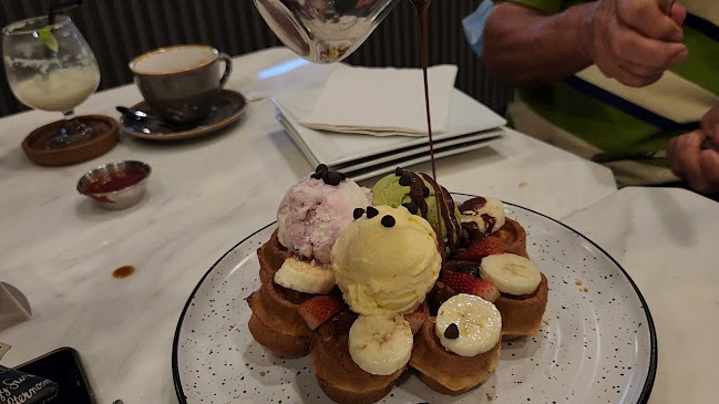 Opinii despre Marketplace Waffle Bar & Cafe în Ipoh - Gastronomi dan perhotelan