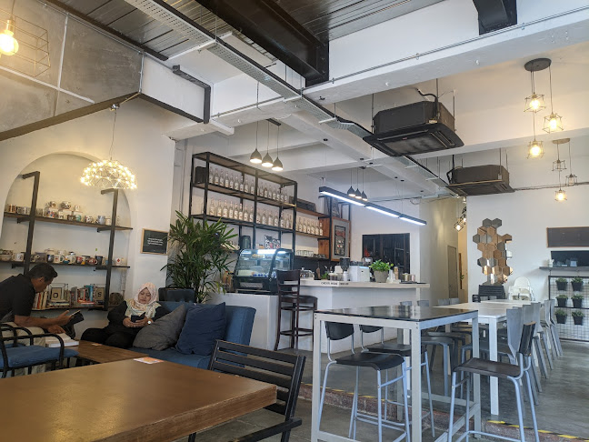 Dos Cafe - Gastronomi dan perhotelan