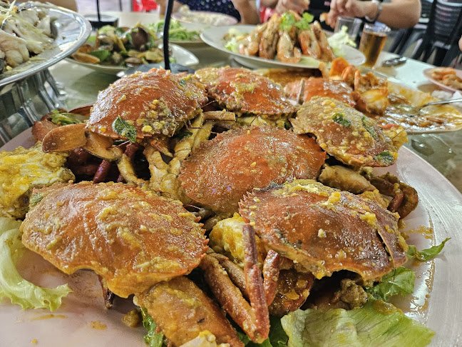 Opinii despre 榴莲饭档 Kedai Makanan Liu Lian (Liu Lian Restaurant) în Tanjung Tualang - Gastronomi dan perhotelan