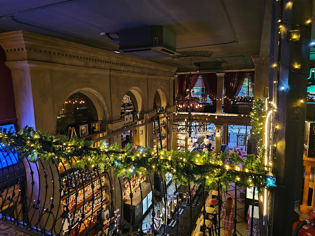 The Royal Chamber - Gastronomi dan perhotelan